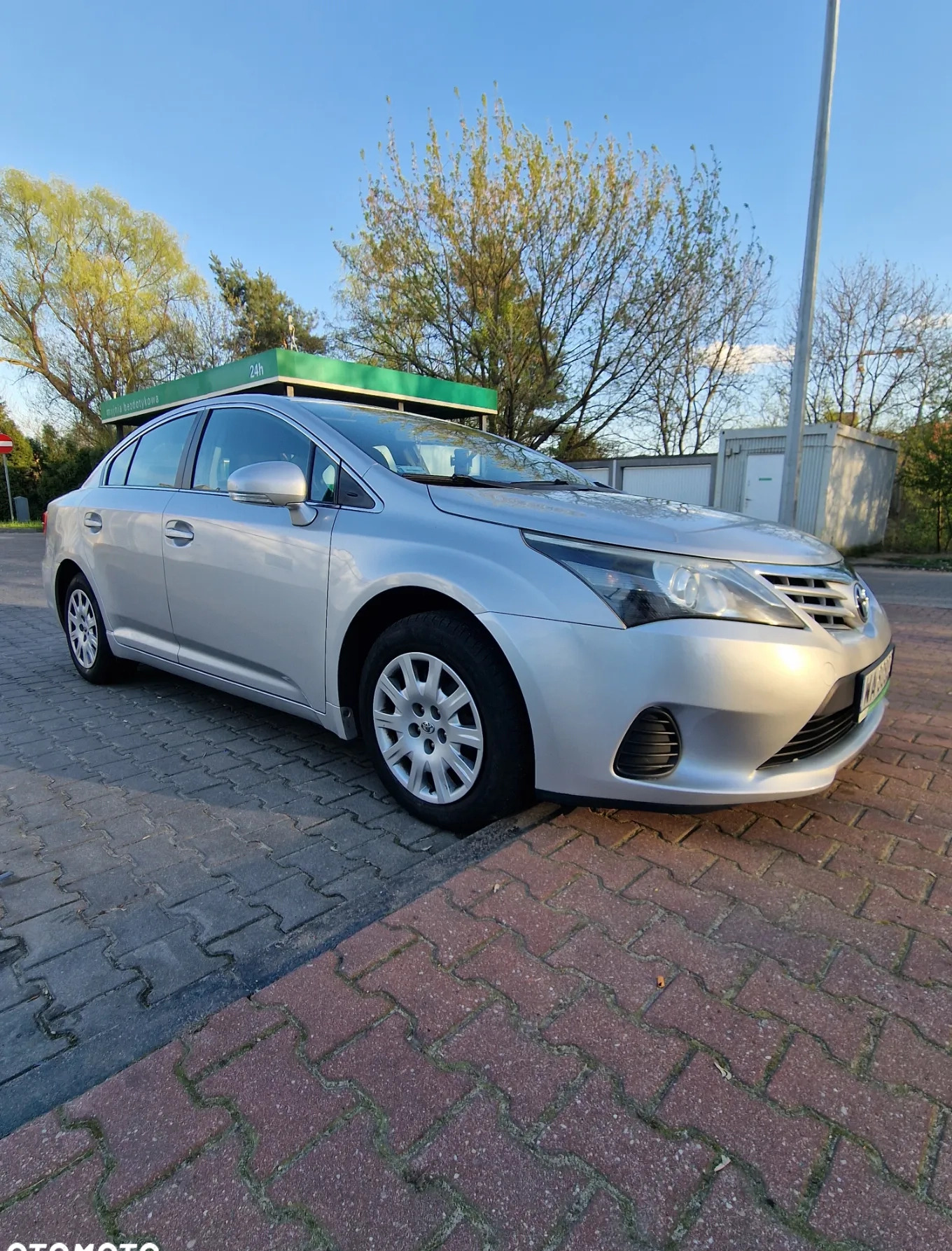 Toyota Avensis cena 42000 przebieg: 164600, rok produkcji 2013 z Warszawa małe 254